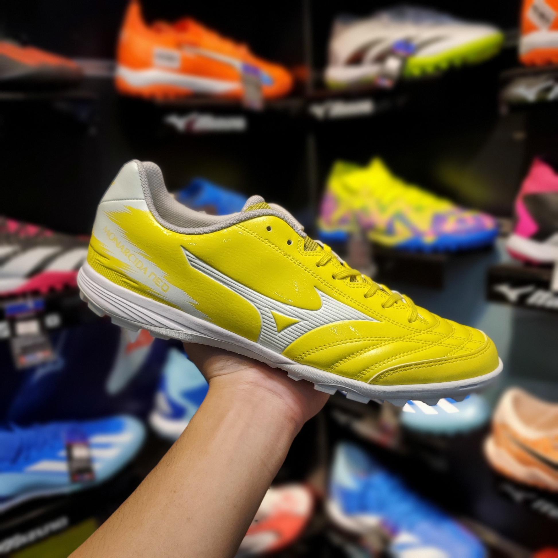 Mizuno Monar Neo Sala Pro TF Vàng/Trắng - Q1GB232101