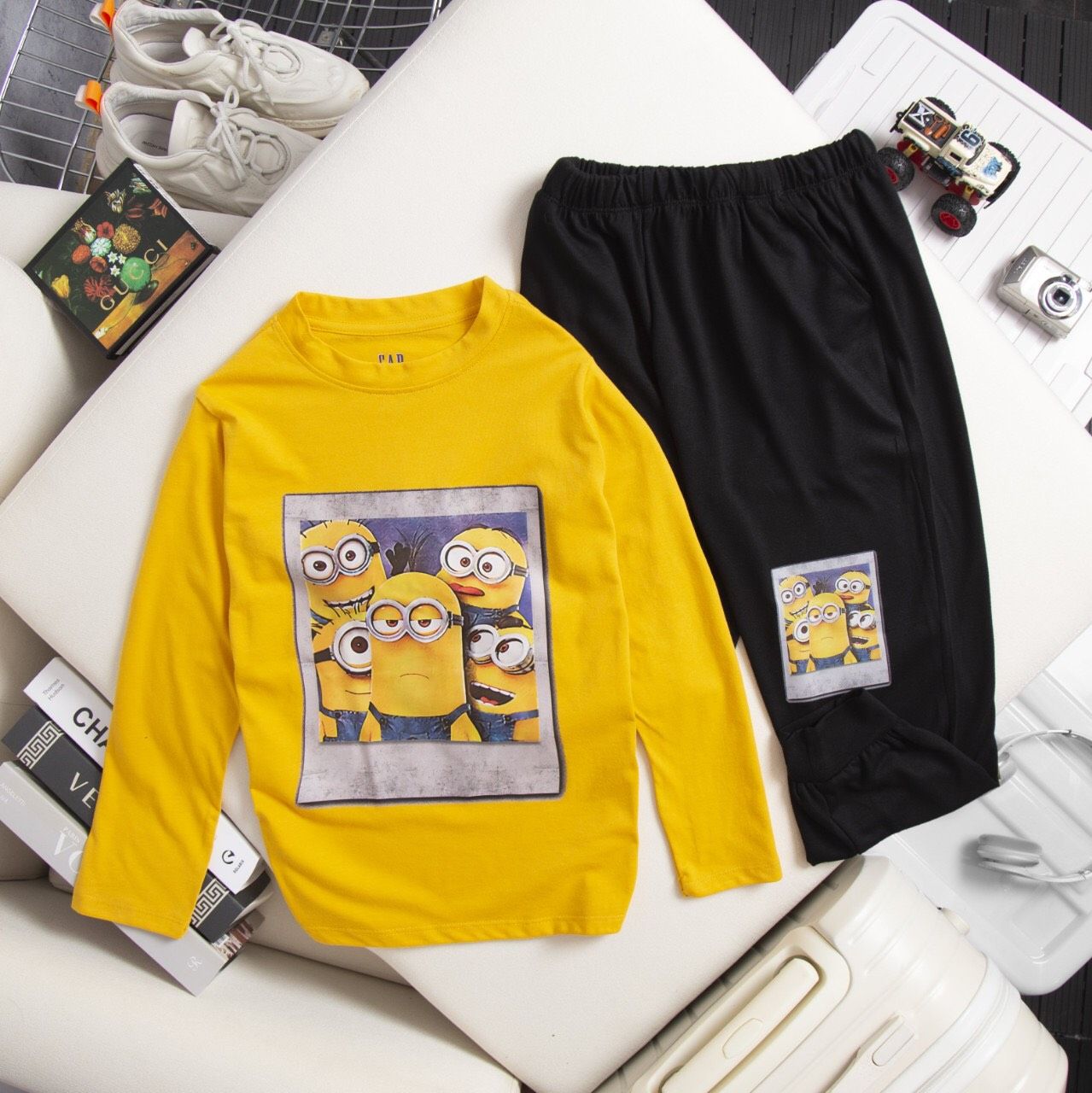TAY DÀI VÀNG MINION