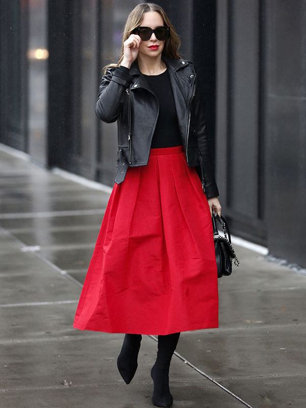 Áo khoác đỏ phối đen cùng áo lưới khoét vai kết hợp váy chữ A - LaKing House