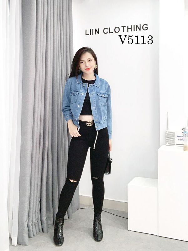 Khoác jeans trẻ trung, năng động phối skinny rách cá tính