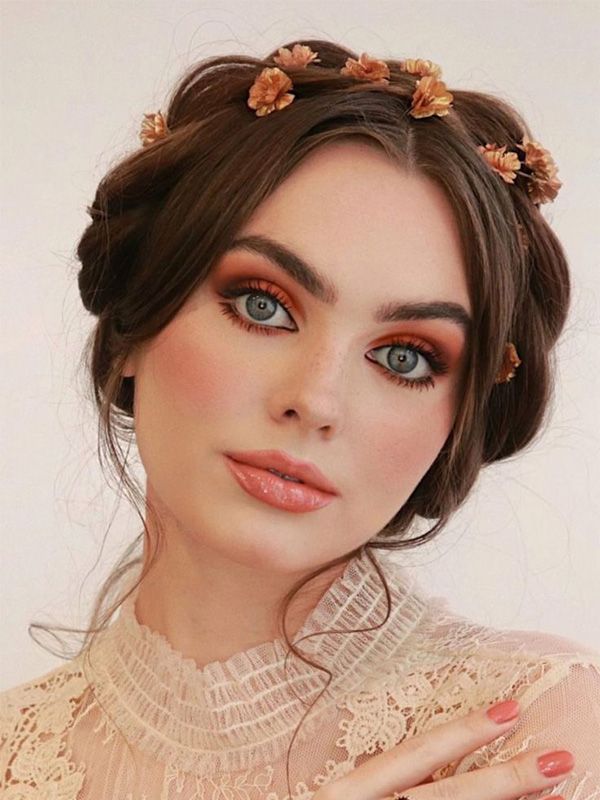 Make-up làm biến đổi khuôn mặt trở nên xinh đẹp hơn