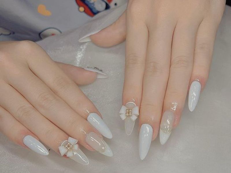 Mẫu nail nâu sữa đơn giản mà cuốn hút