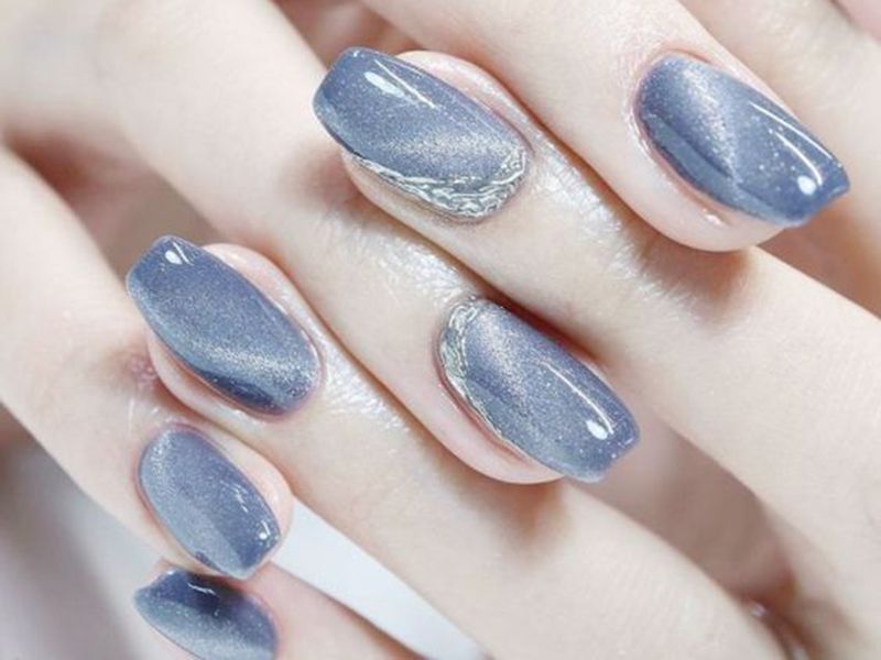 Bộ nail mắt mèo màu xanh pastel mang tới cảm giác thoải mái, refresh và khỏe khoắn