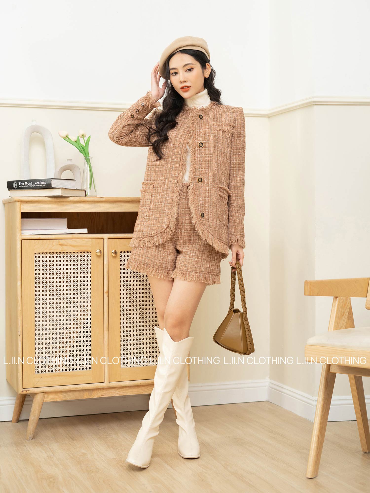 Phong cách thời trang sang trọng với những bộ dạ tweed kiểu cách