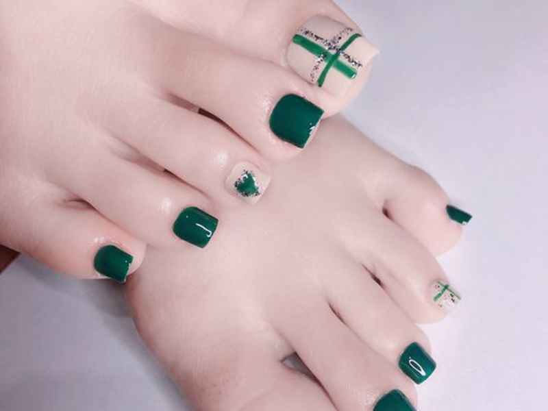 Mê mẩn 99+ mẫu móng chân đẹp màu xanh rêu sành điệu nhất