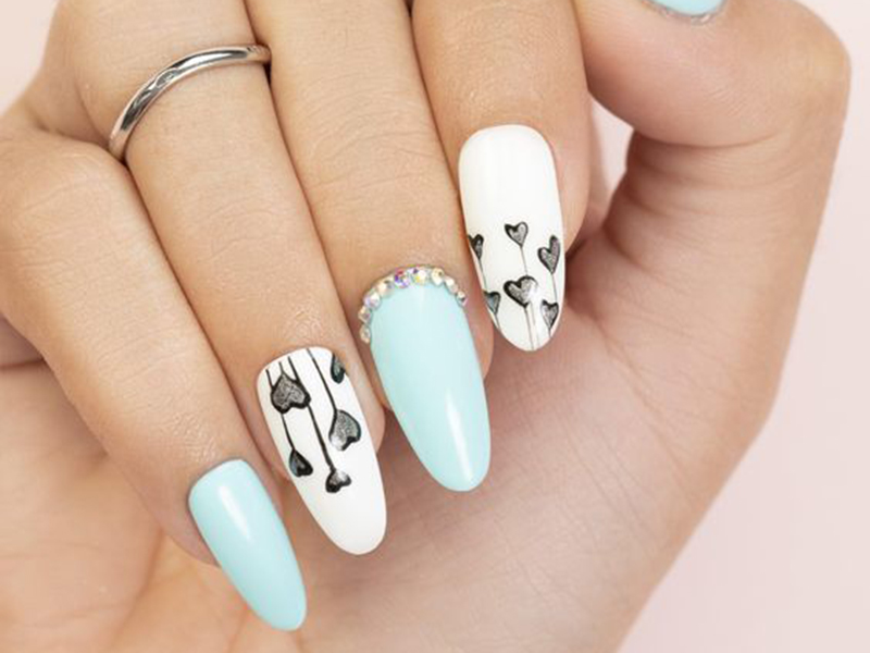 Nail màu xanh bạc hà mang tới cảm giác sảng khoái đúng với tên gọi của nó.