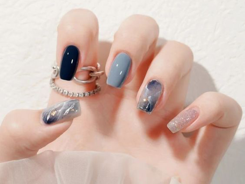 Nail màu xanh dương tươi mới