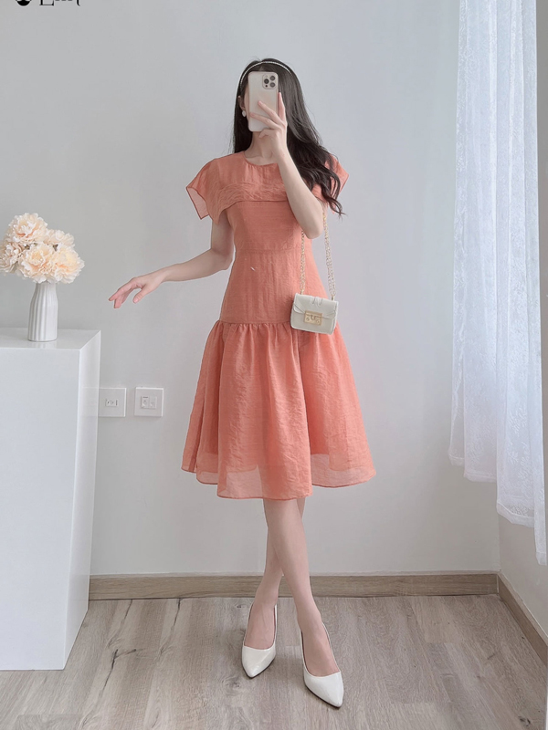 Diện đầm suông dễ thương dáng xòe hồng pastel