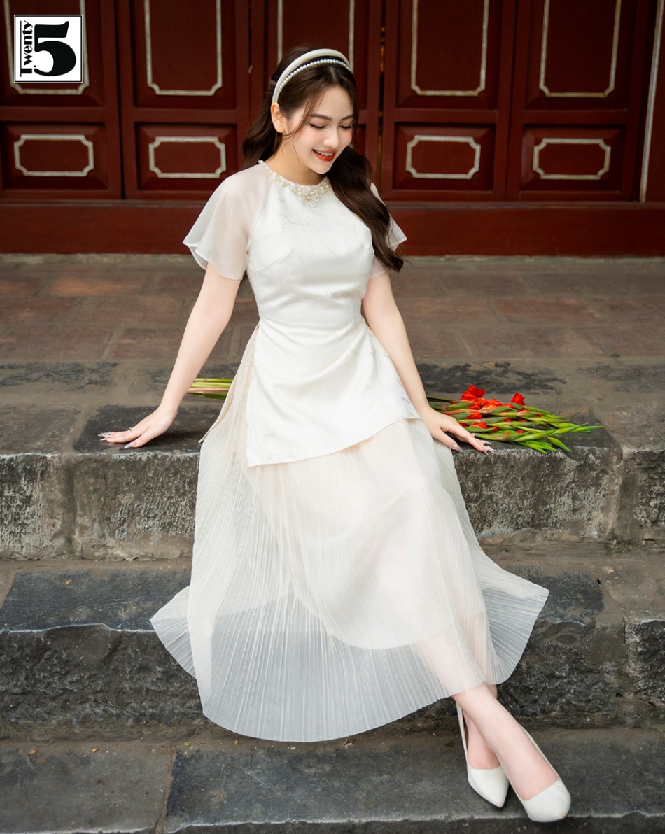 Sao Việt đẹp mê hồn khi diện áo dài cách tân thời trang hai lớp