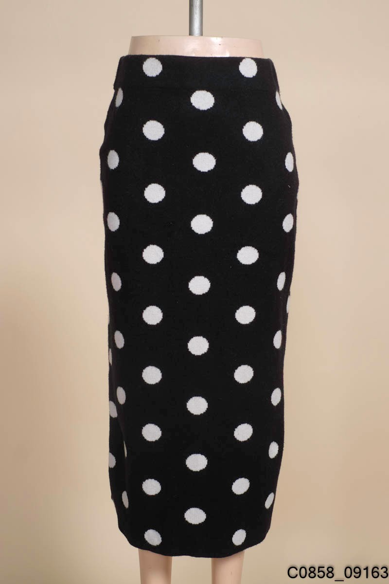 Chân váy chấm bi xoè tầng đẹp sang màu đen và trắng 600k http://LienFa –  lien fashion