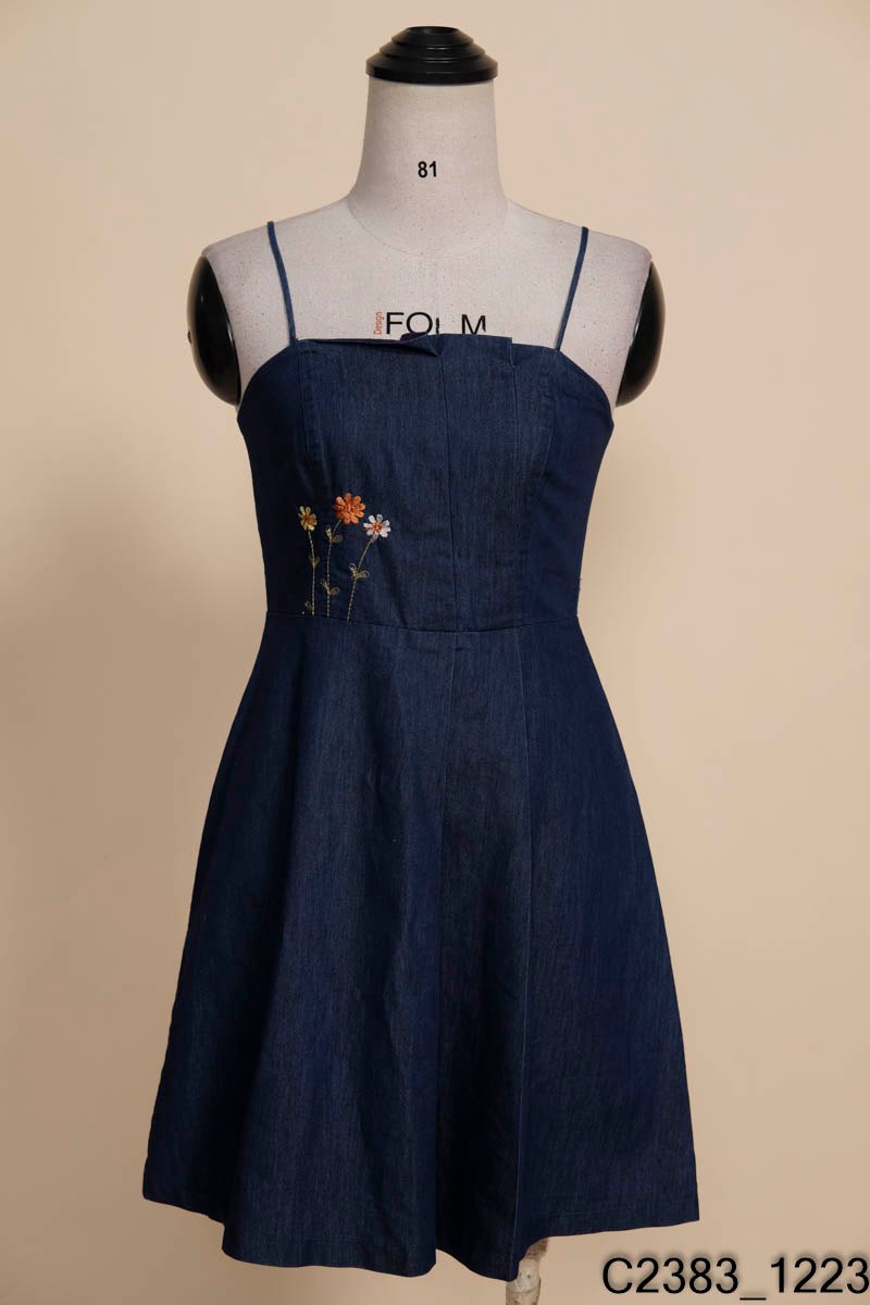 Váy yếm Jean đầm jean nữ dài dáng chữ A - OSAA DAILY - Đầm, váy nữ |  ThờiTrangNữ.vn