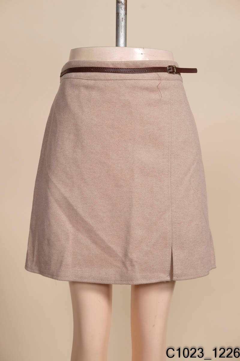 Chân váy công sở dáng a xòe màu kem CV05-06 | Thời trang công sở K&K Fashion