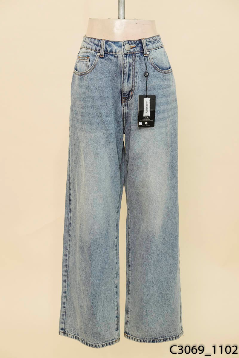 Quần jeans ống suông Ivy Moda New Tags