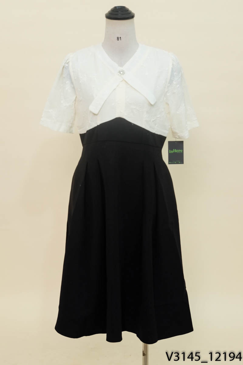 LAXMI BOUTIQUE-Đầm be phối đen New Tags