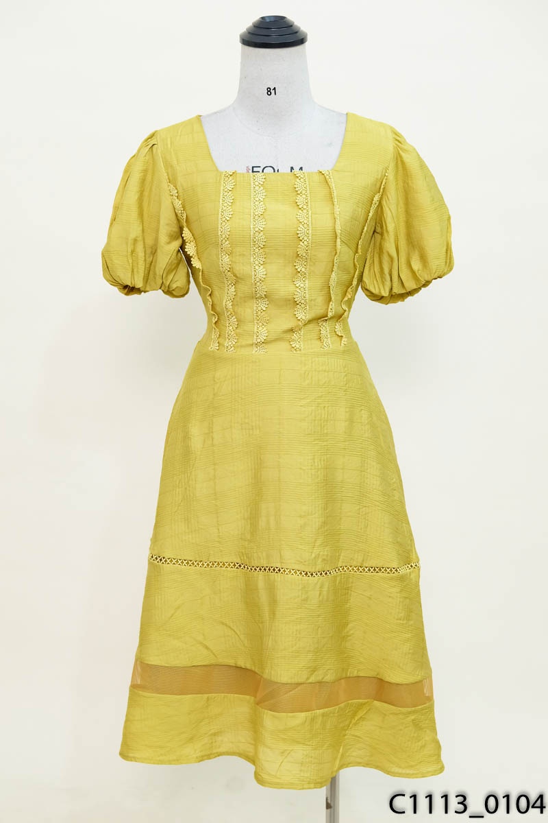 KD-Đầm vàng viền ren New Tags