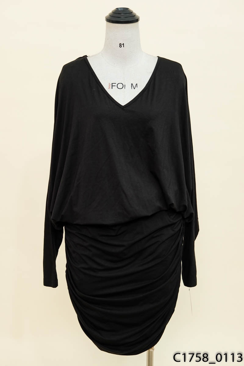 PQ COLLECTION-Đầm đen New Tags