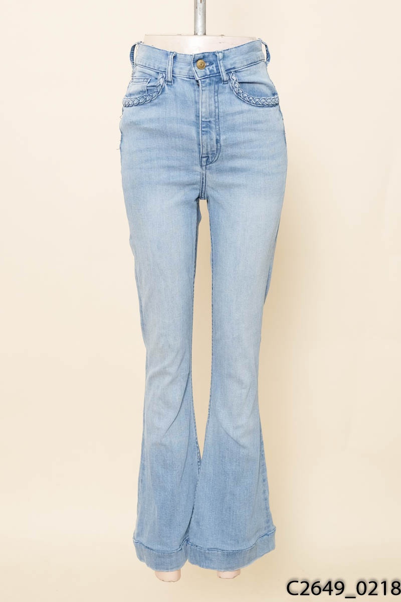 Quần jeans ống loe