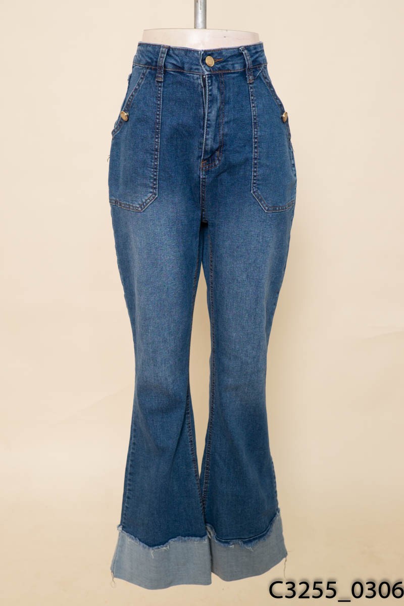 Quần jeans ống loe