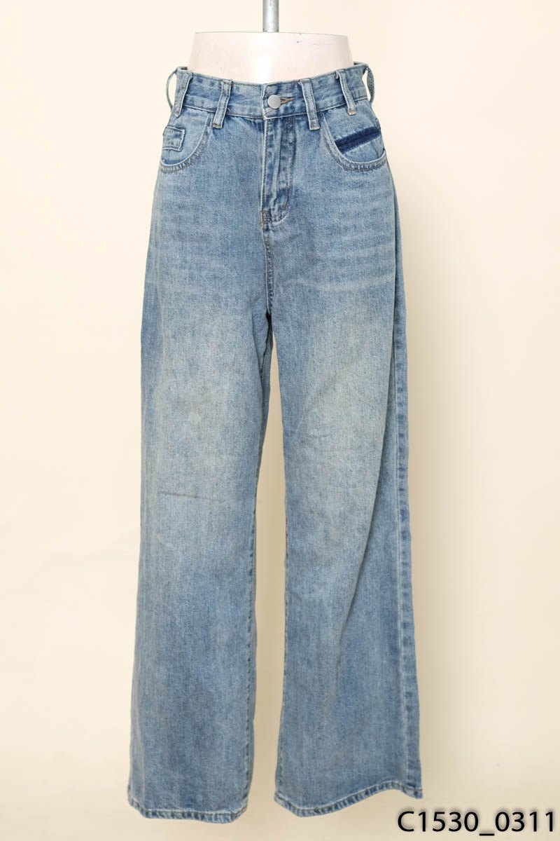 Quần jeans xanh ống rộng