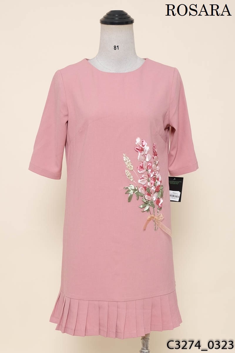 ROSARA-Đầm hồng thêu hoa