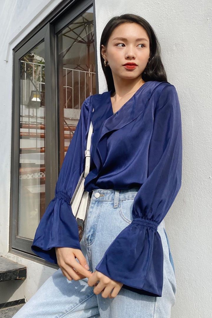 Áo lụa xanh Mono talk