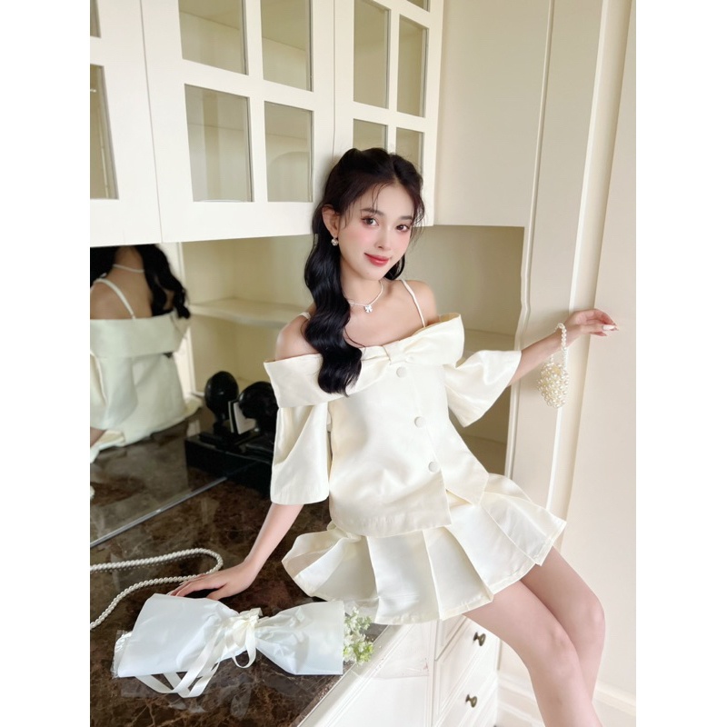 DELA ROSA - Set 2 dây be cúc bọc New Tags