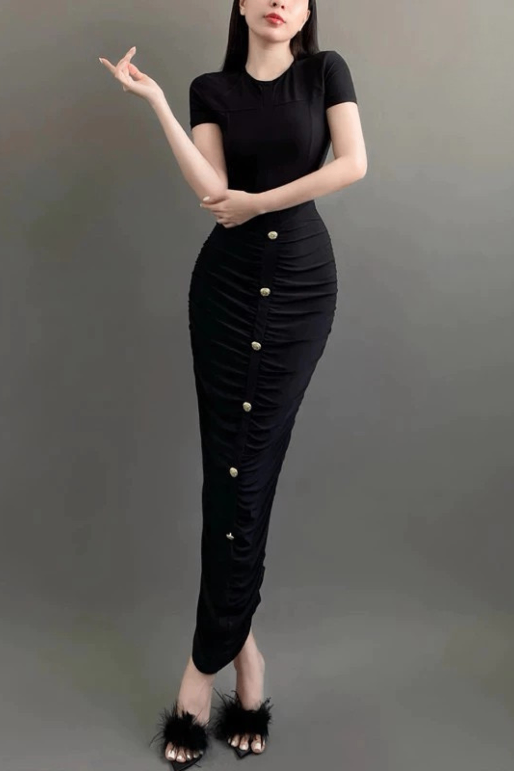 ME DESIGN-Đầm đen cúc đá New Tags