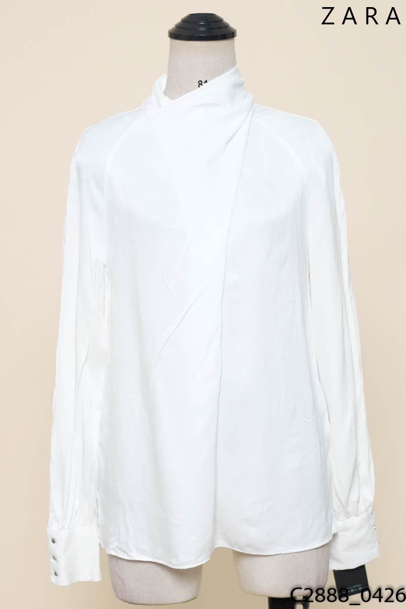 Áo trắng khuy lưng Zara