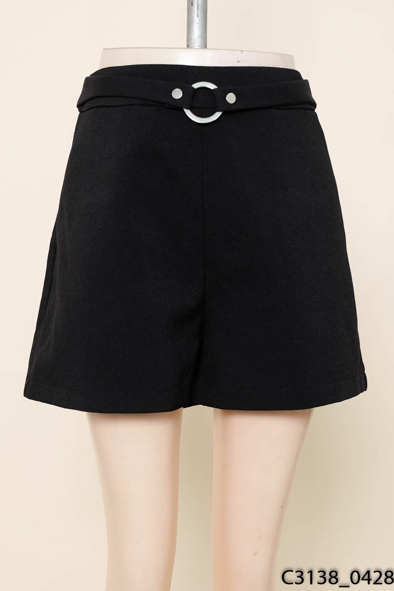 Quần shorts đen