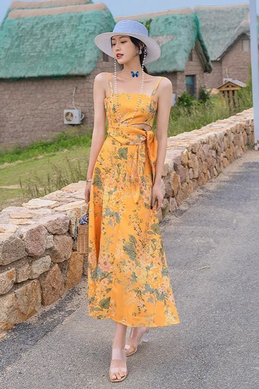 Đầm 2 dây vàng hoa lá