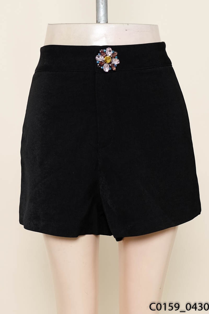 Quần shorts đen