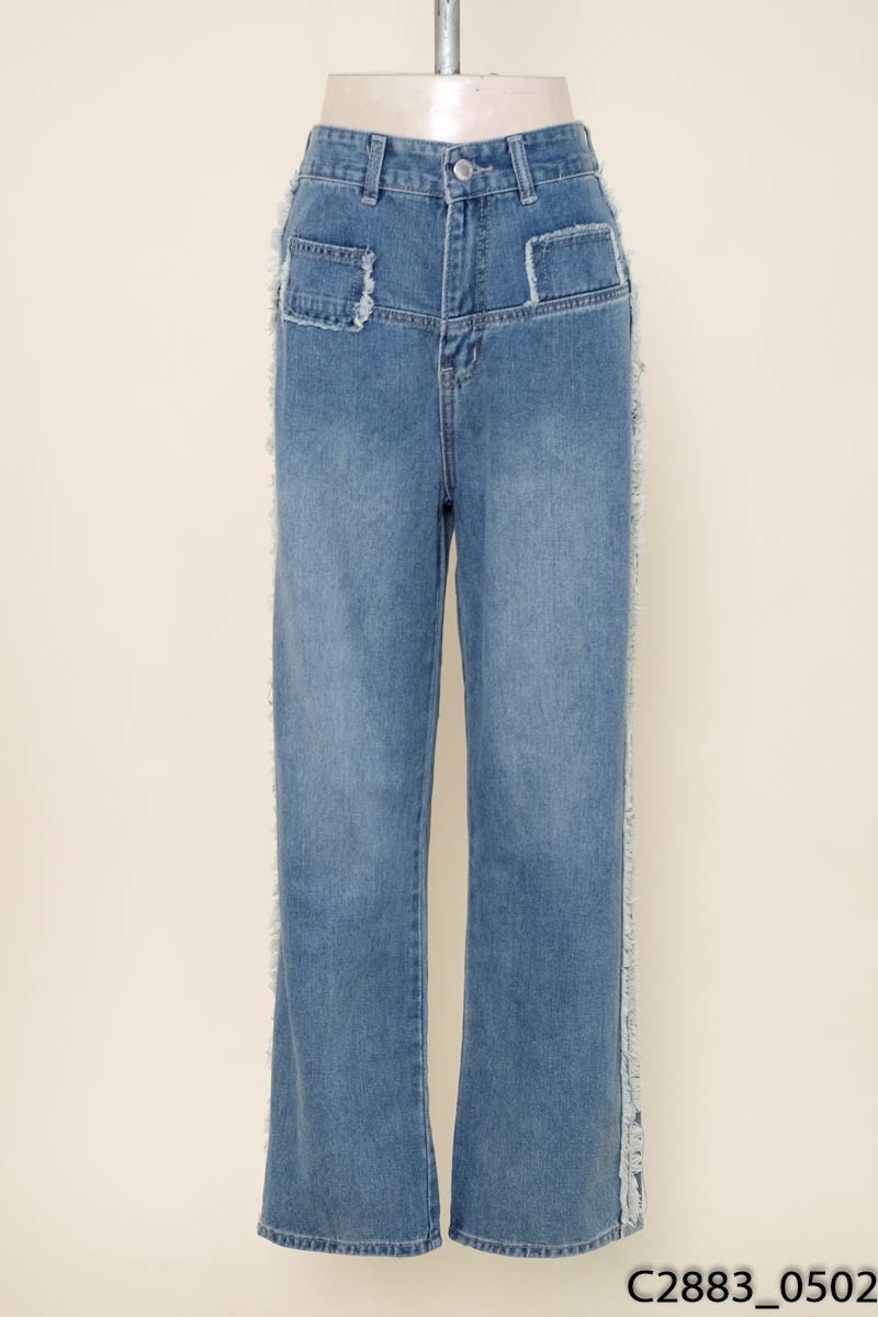Quần jeans xanh tua rua
