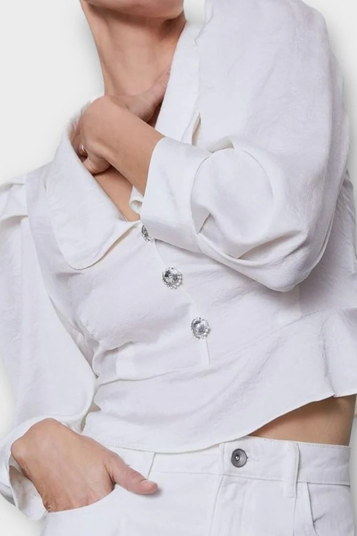 Áo trắng khuy đá Zara