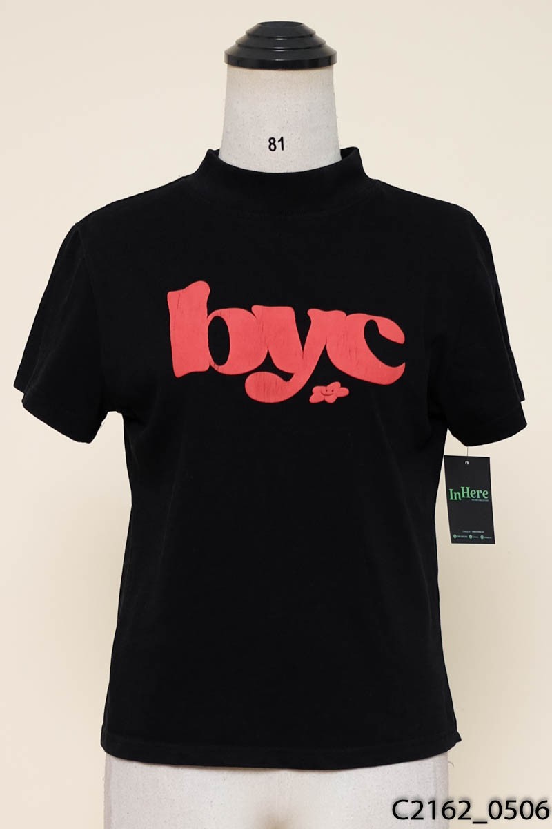 BYCAMCAM- Áo đen chữ đỏ