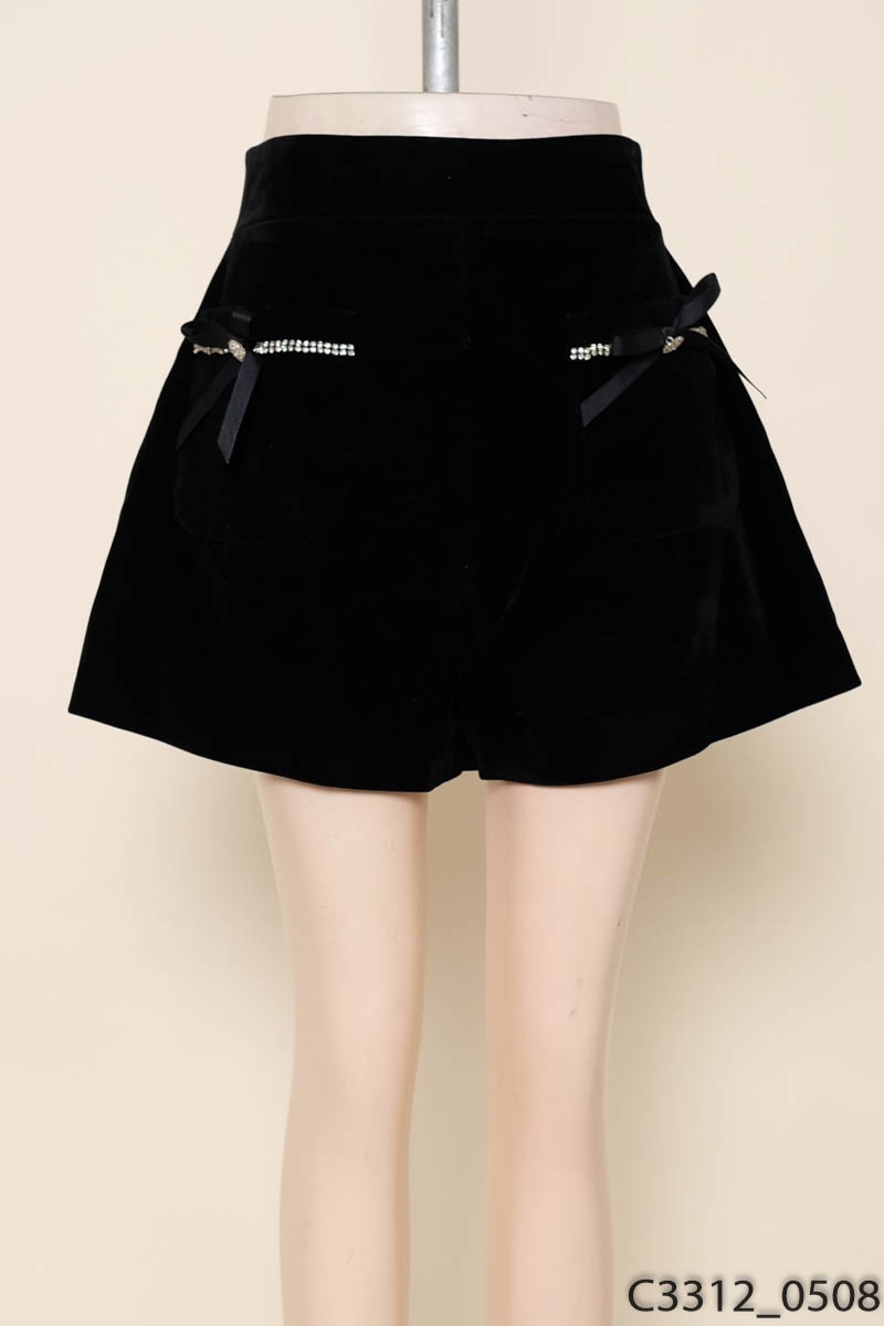 QP DESIGNERS - Quần shorts đen