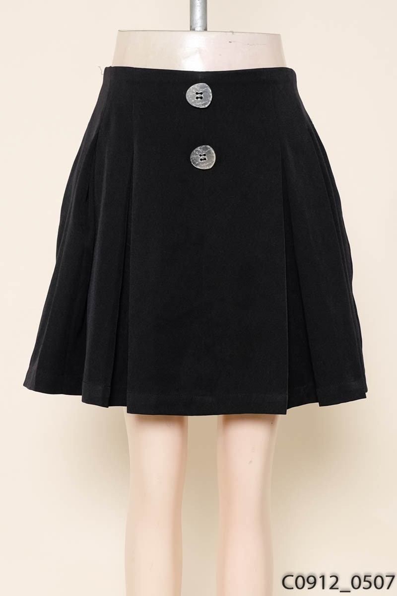 Quần shorts đen giả váy Adore Dress