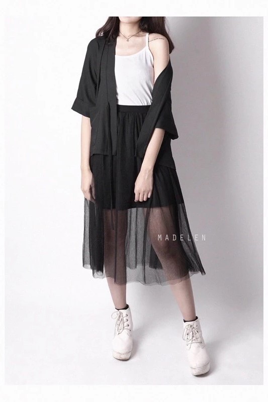 Chân váy lưới đen Madelen