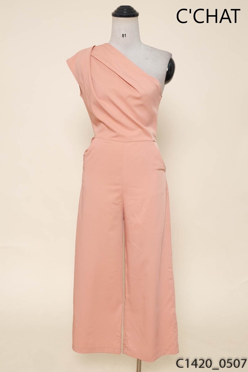 Jumpsuit hồng lệch vai C'Chat