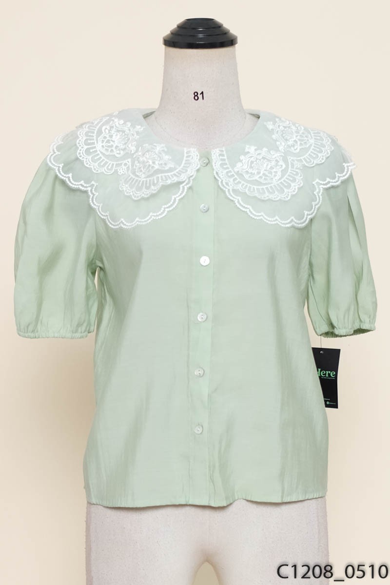 Áo xanh cổ trắng