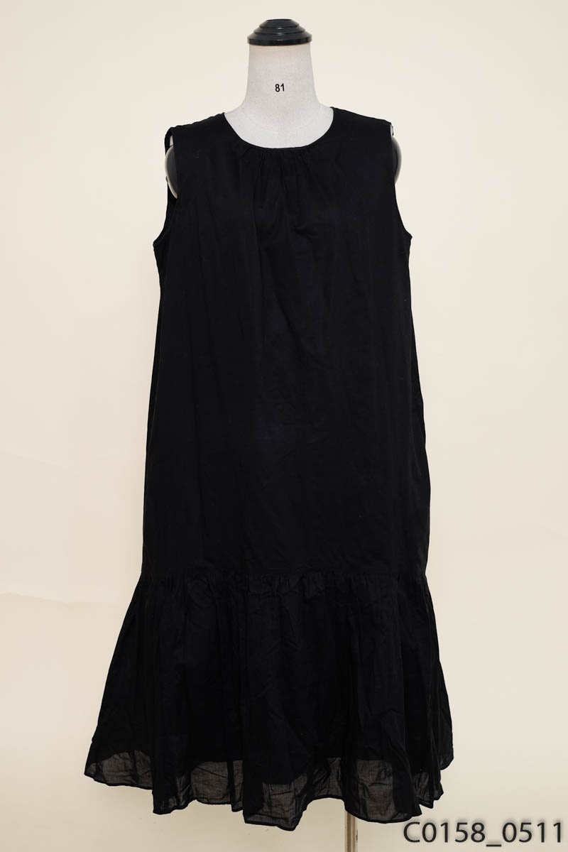 Đầm đen xòe nhẹ Uniqlo