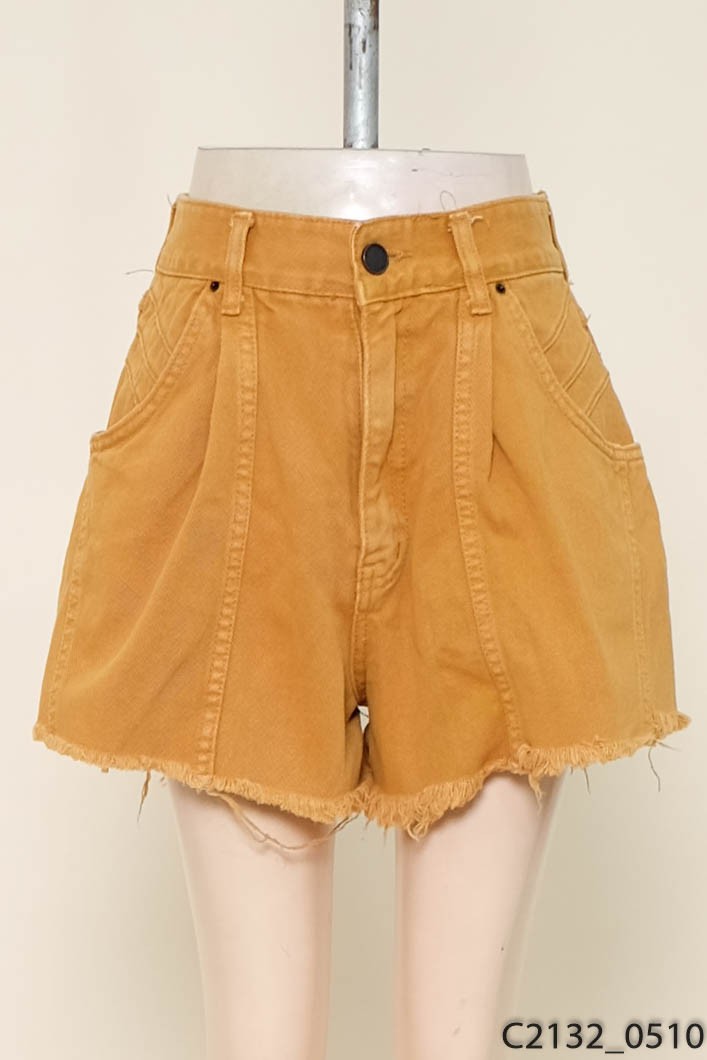 Quần short vàng