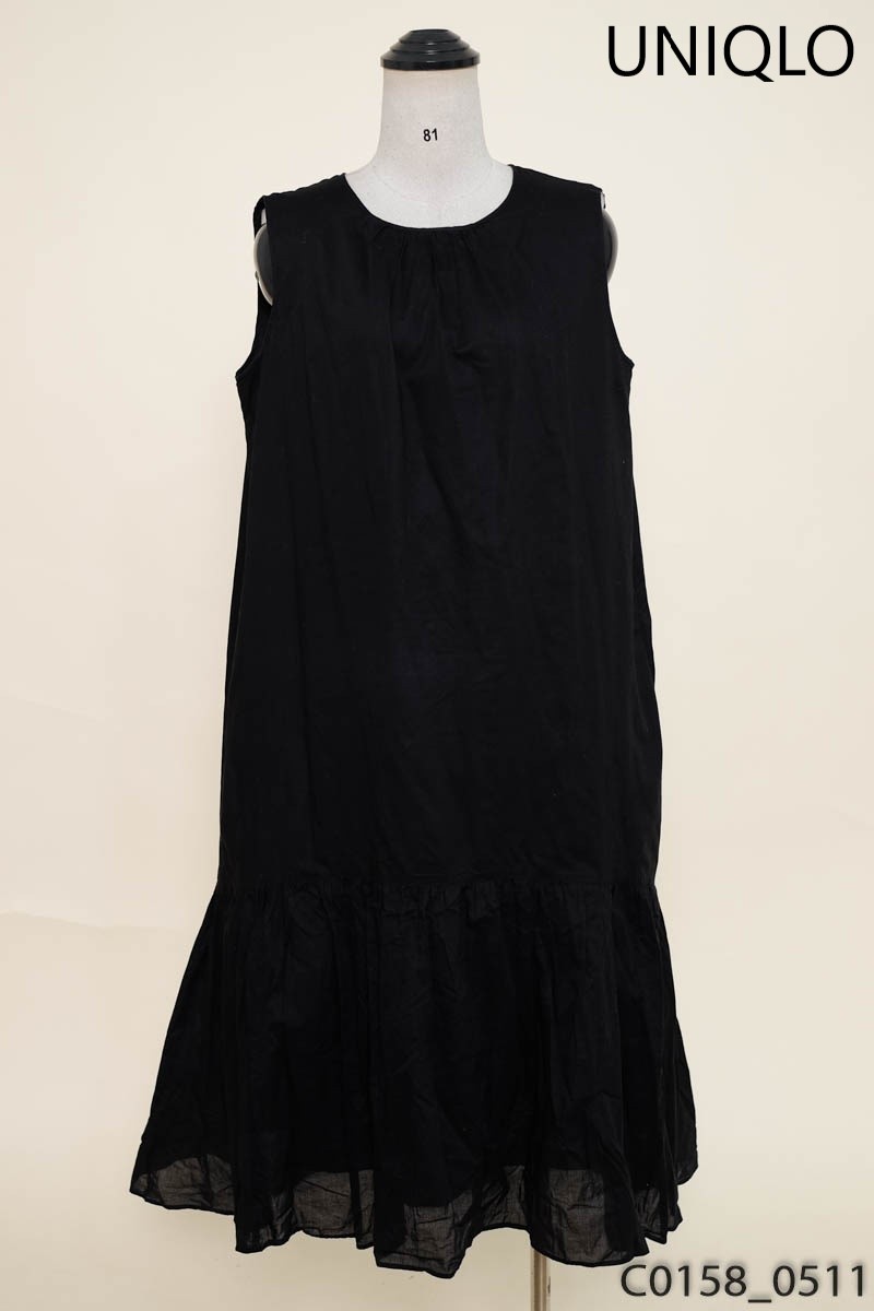 Đầm đen xòe nhẹ Uniqlo
