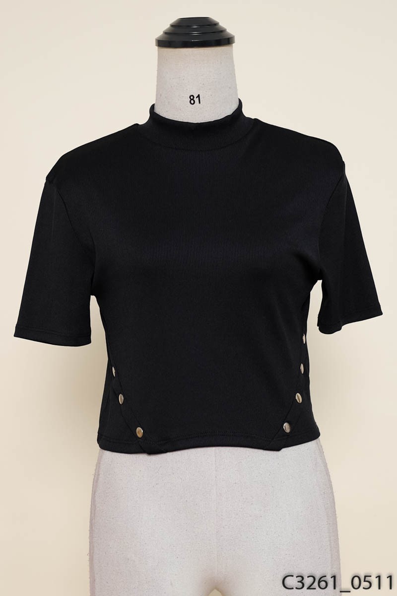 Áo đen cộc tay Bershka