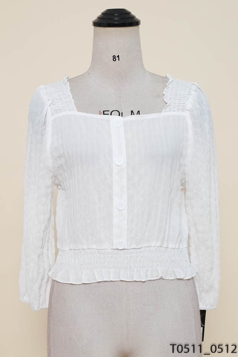 Áo trắng cổ vuông
