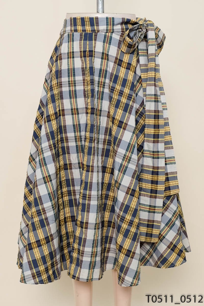 Chân váy kẻ phối màu Uniqlo