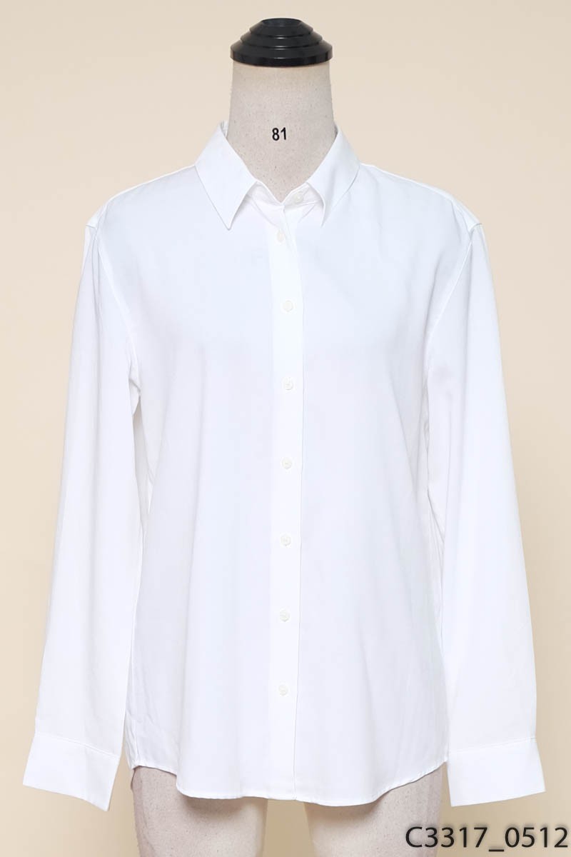 Áo sơ mi trắng Uniqlo