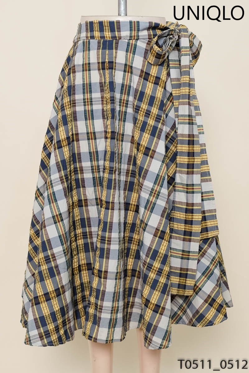 Chân váy kẻ phối màu Uniqlo