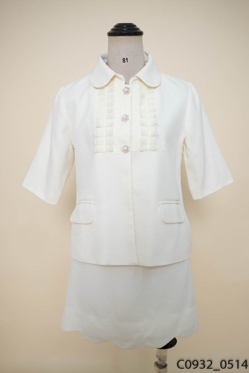 LIMI - Set áo + chân váy trắng