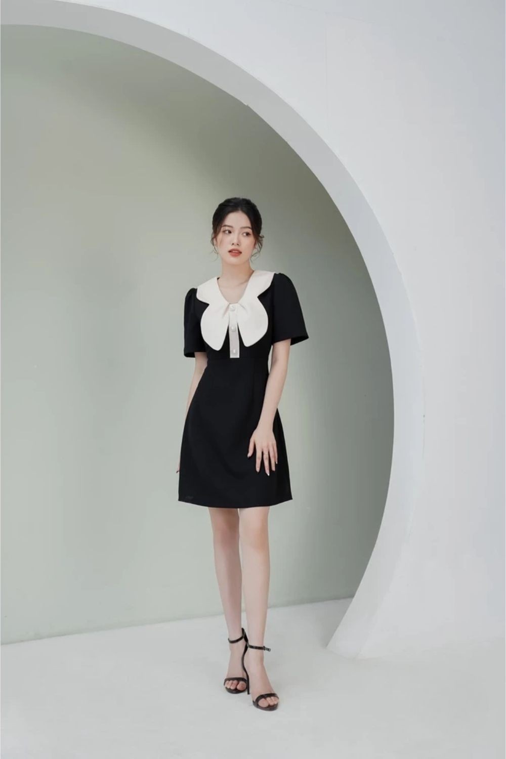 ALICE- Đầm đen cúc ngọc