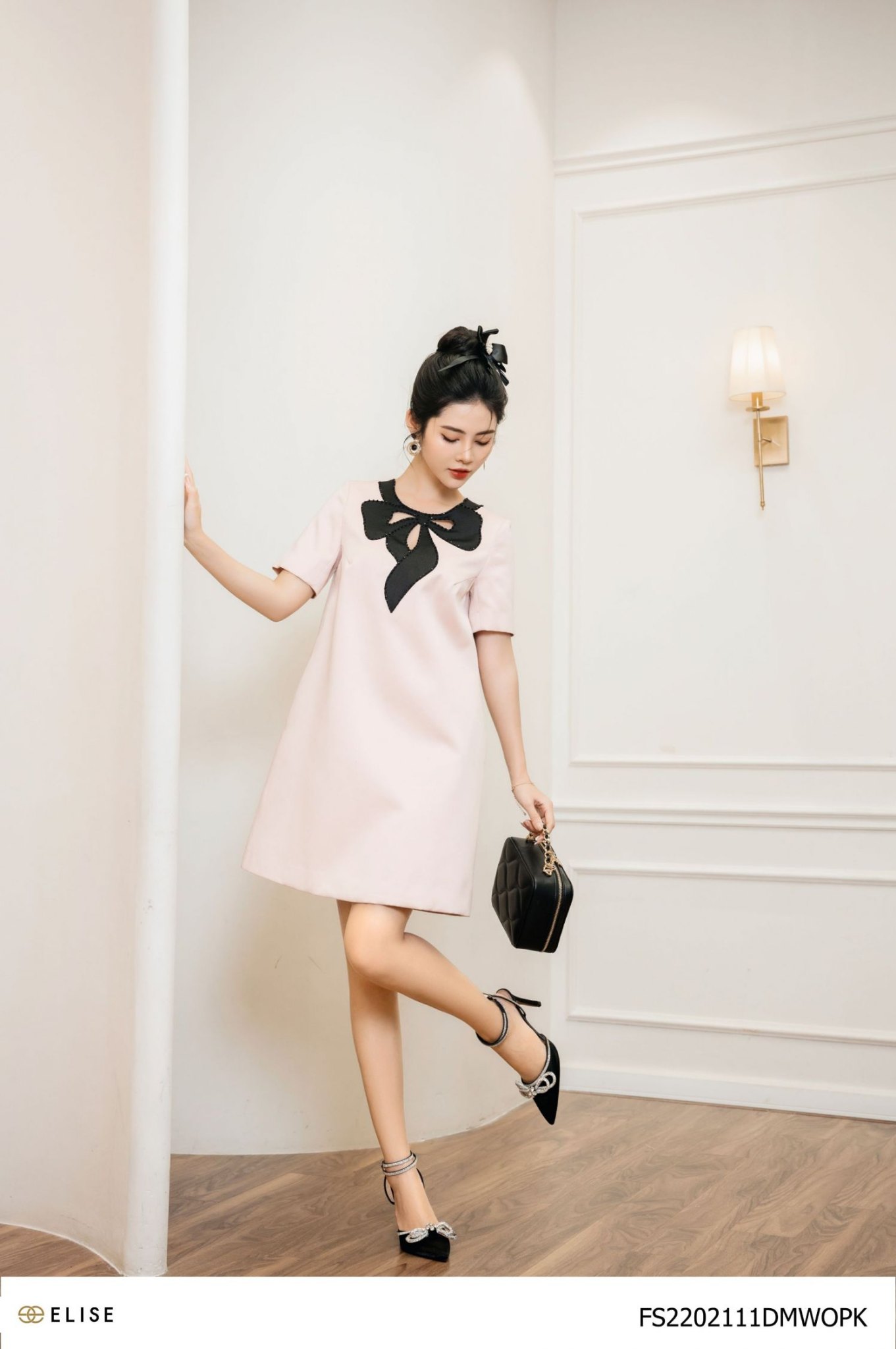 Đầm hồng đính đá Elise